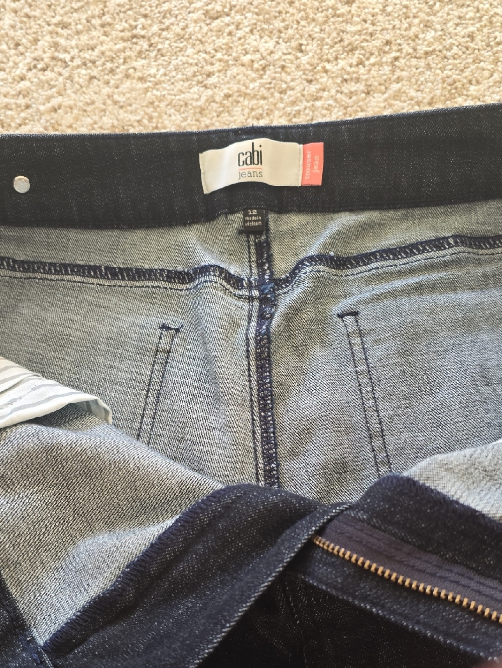 CAbi Trouser Jeans in Dark Indigo 12 - Picture 4 of 8